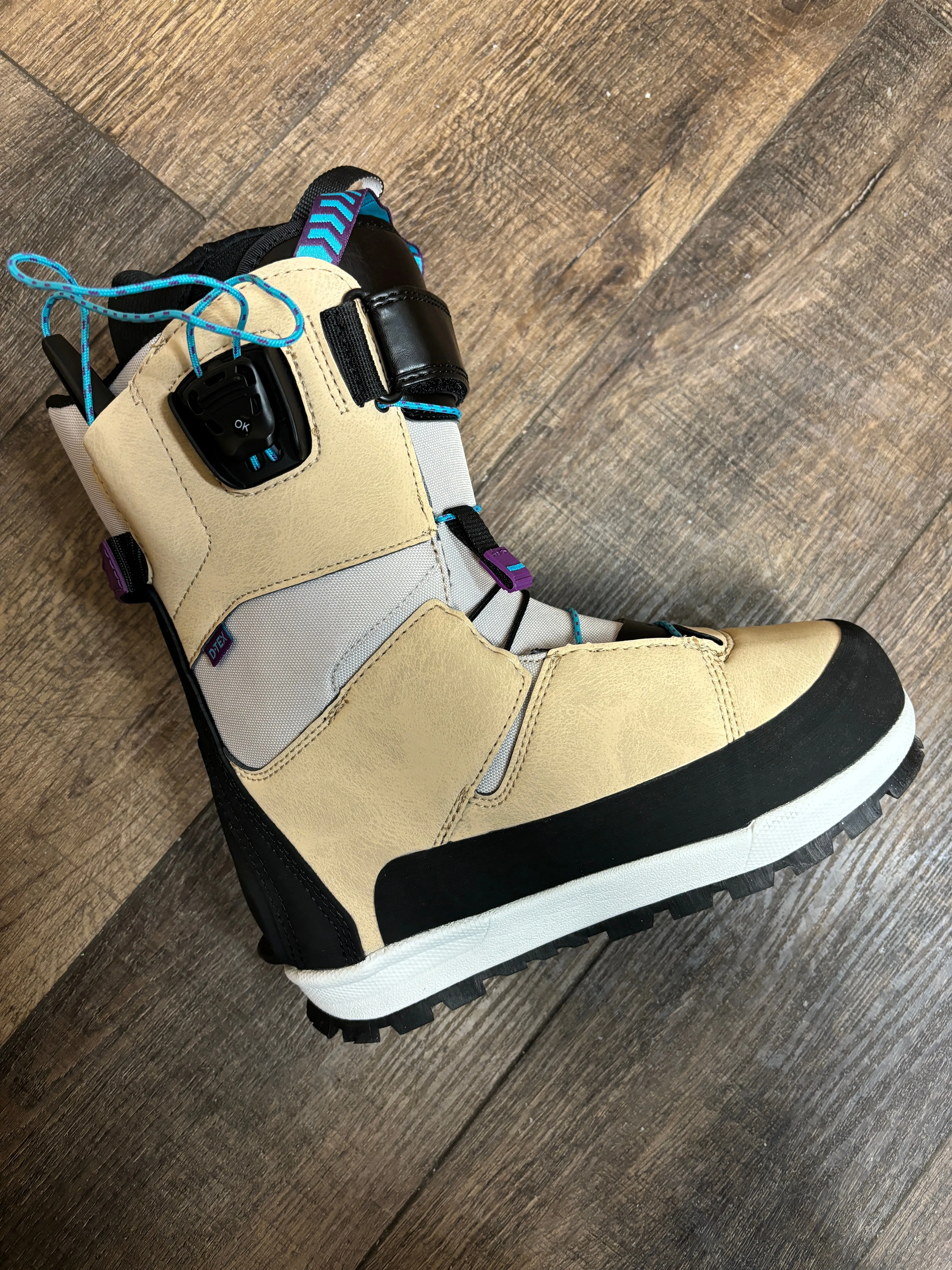 Deeluxe Spark XV PF Snowboard Boots Women 5.5 Mondo 23.0