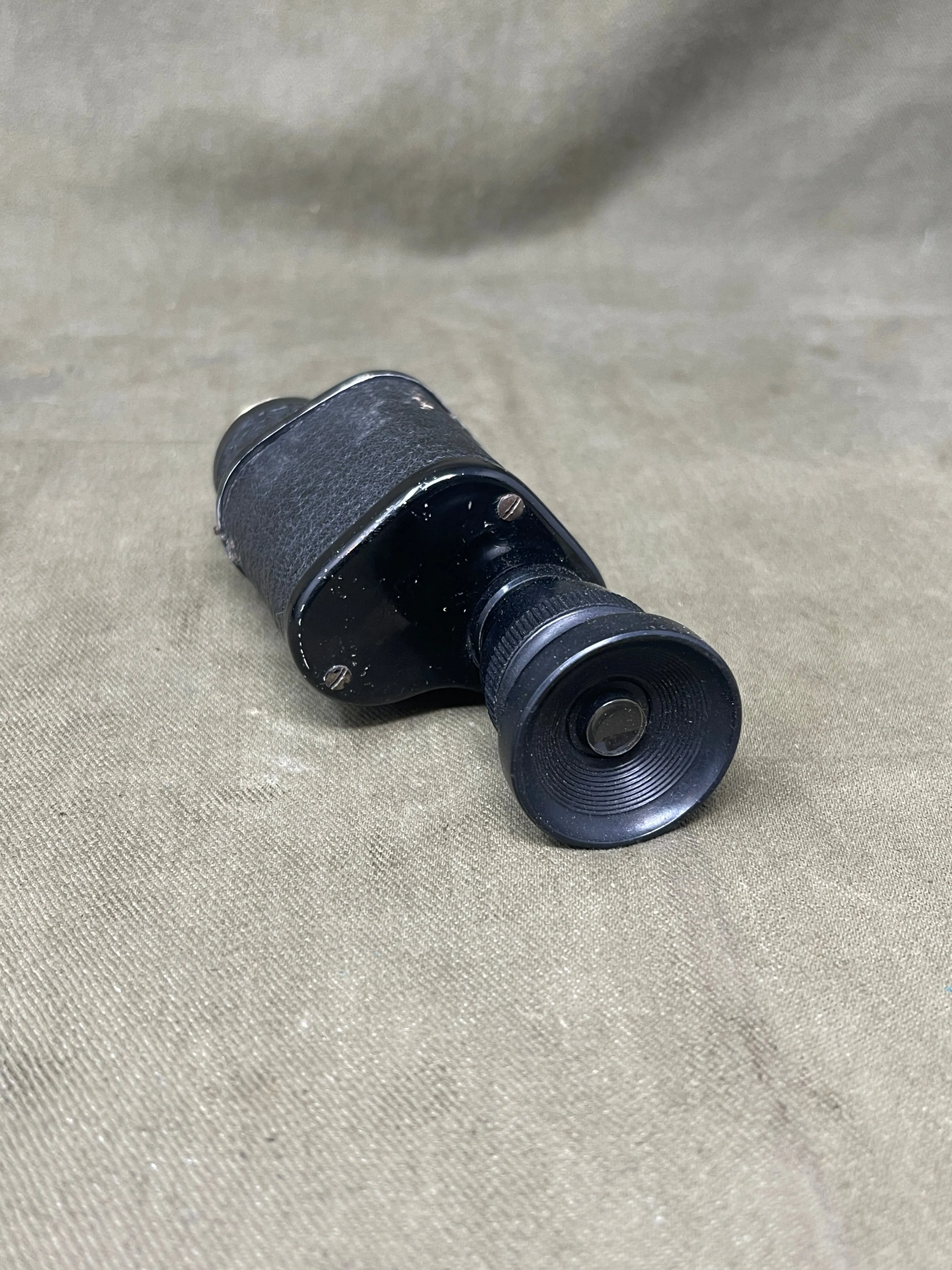 WW2 British Army  Graticued Prismatic x 6 Monocular & Leather Case