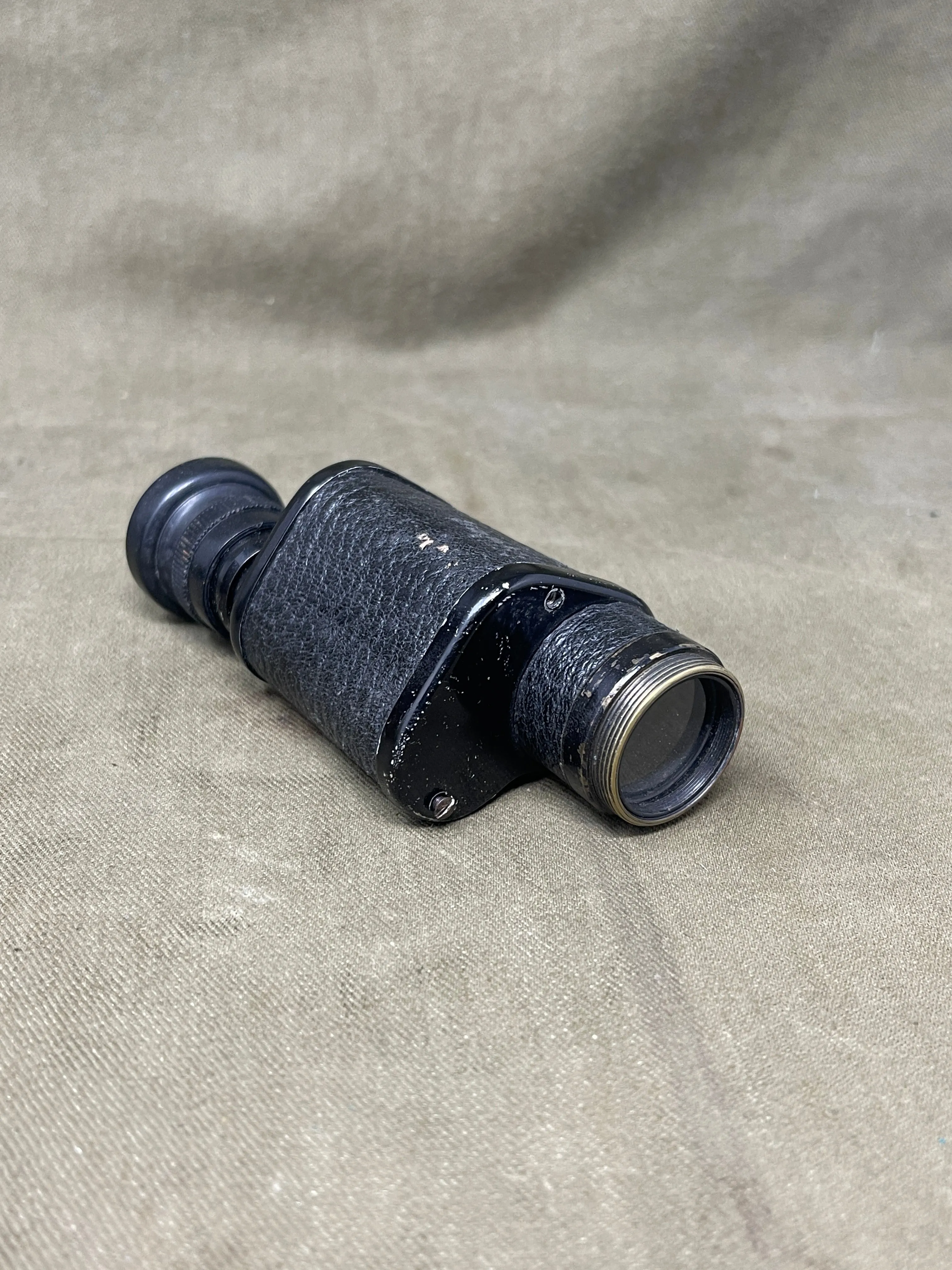 WW2 British Army  Graticued Prismatic x 6 Monocular & Leather Case