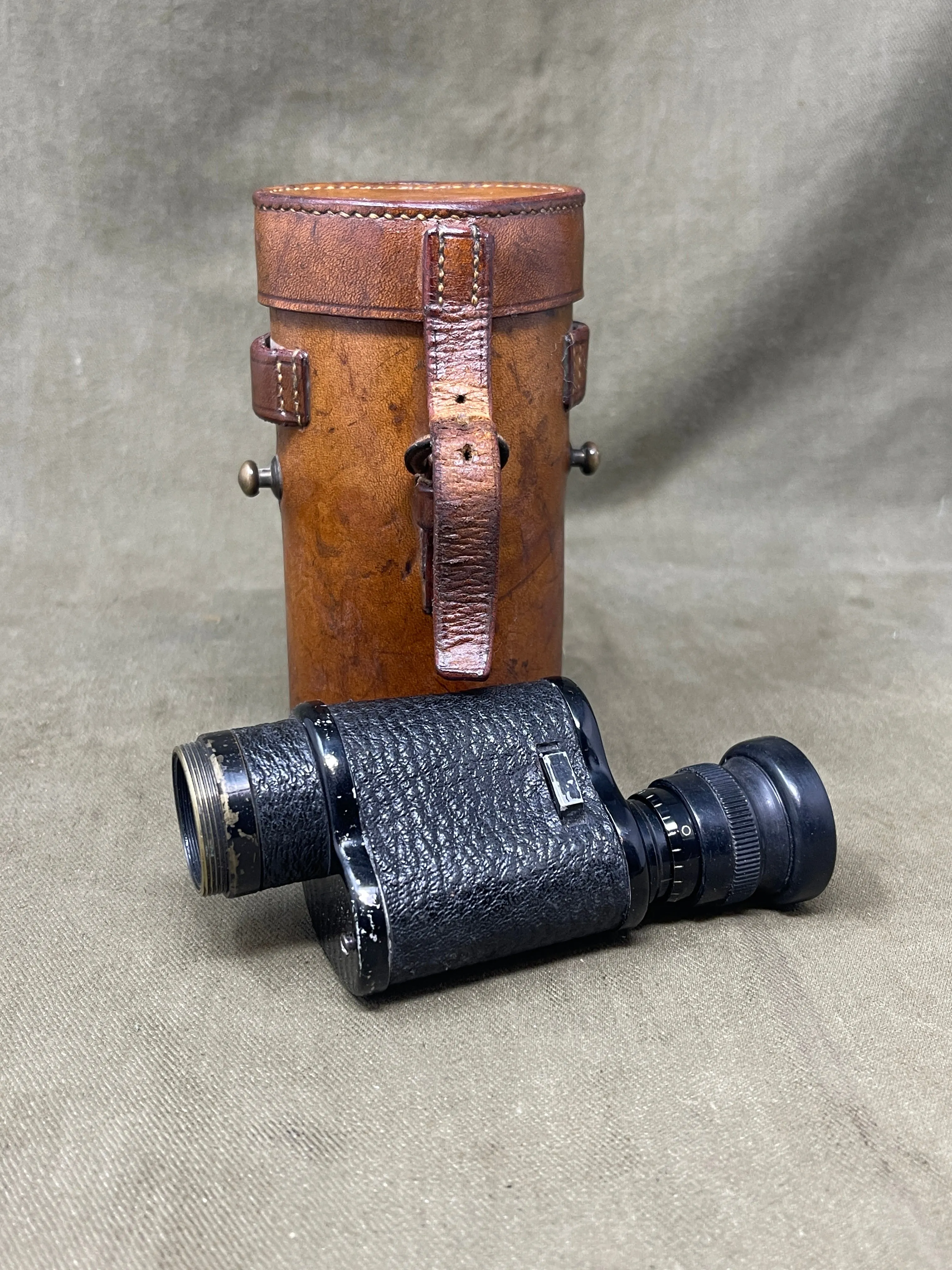WW2 British Army  Graticued Prismatic x 6 Monocular & Leather Case